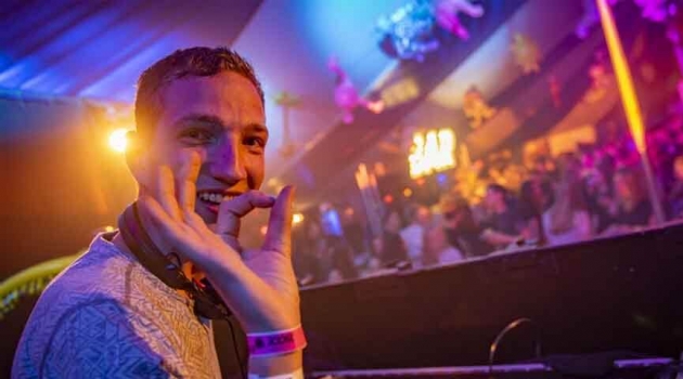 DJ DouBBle B draait vrijdag in supporterskantine